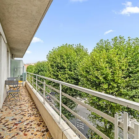 Apartment Comfortable & Bright 2 Bedroom Nizza