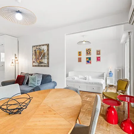 Comfortable & Bright 2 Bedroom * Nizza