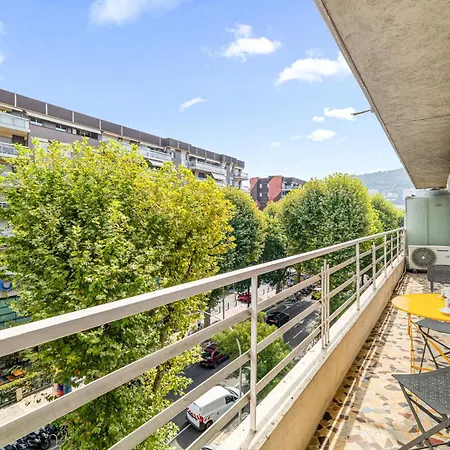 Apartment Comfortable & Bright 2 Bedroom Nizza