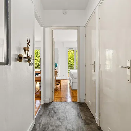 Apartment Comfortable & Bright 2 Bedroom *