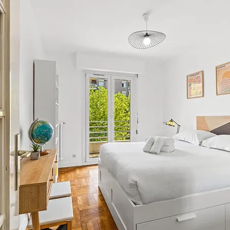 Apartment Comfortable & Bright 2 Bedroom